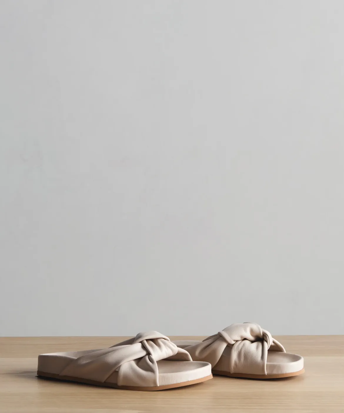Jenni Kayne Leather Knot Al Sand Fashion