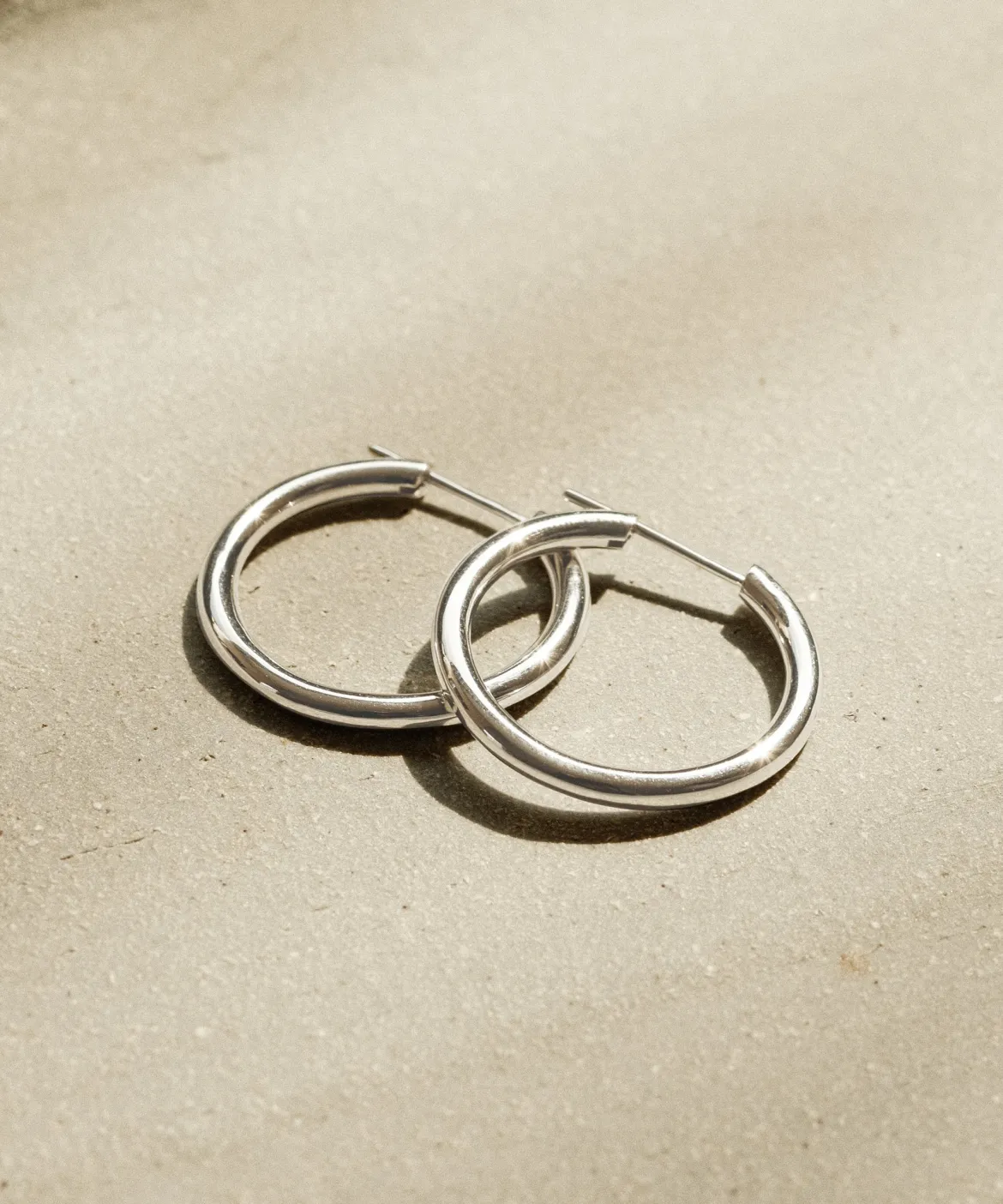 Jenni Kayne Medium Eloise Hoops White Gold Fashion