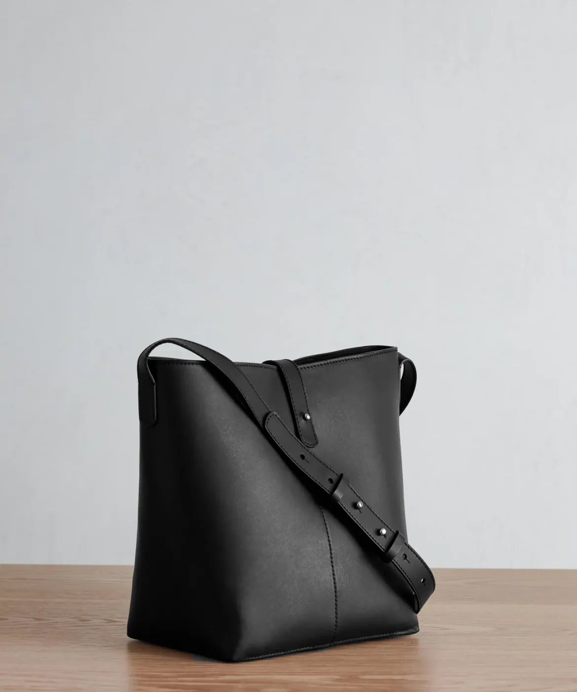 Jenni Kayne Mini Leather Bucket Bag Black Hot