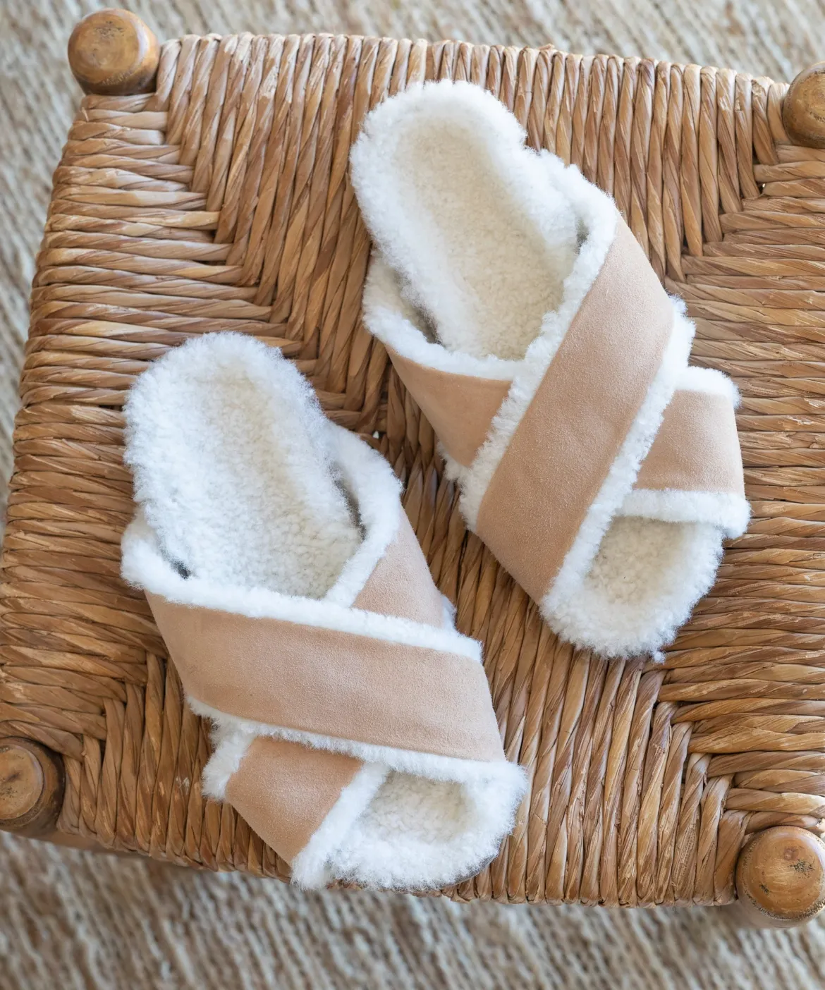 Jenni Kayne Shearling-Lined Crossover Sandal Natural Fashion