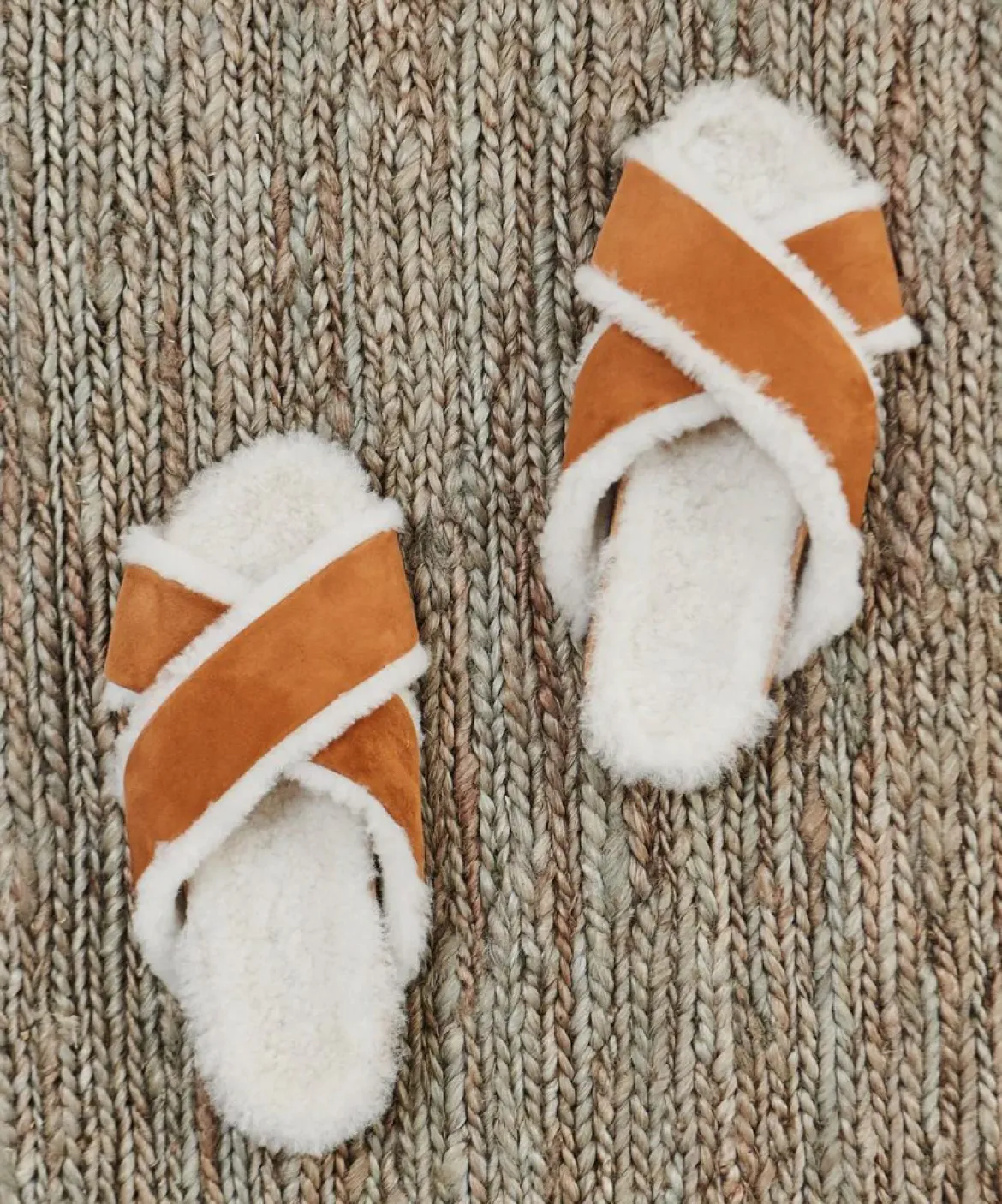 Jenni Kayne Shearling-Lined Crossover Sandal Saddle Best